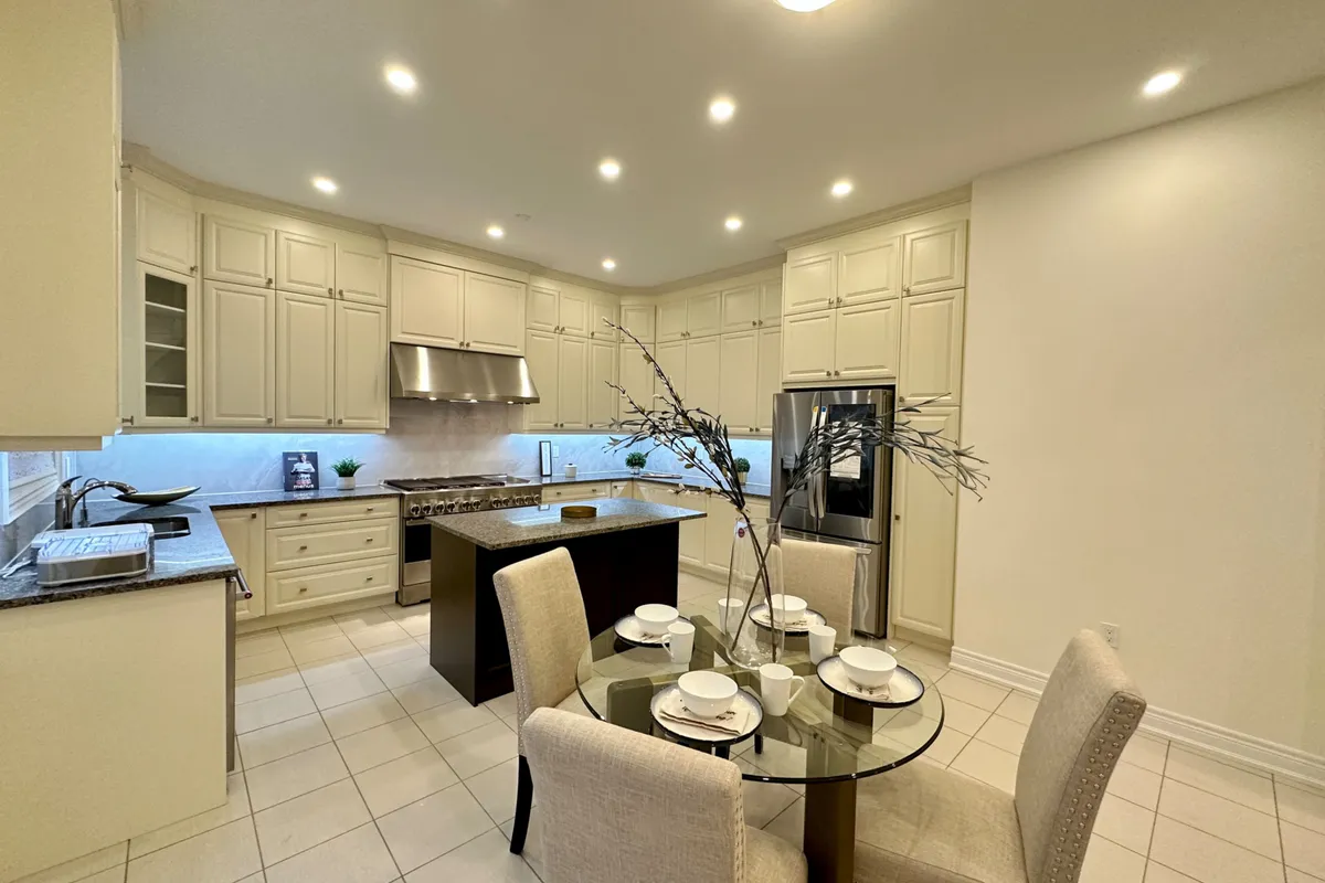 41 Perigo Court, ON L4E 1K3