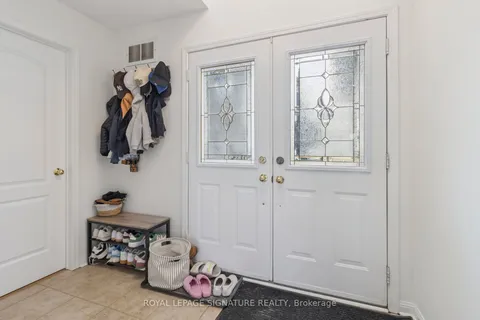 38 Royal Amber Crescent, ON L0G 1M0