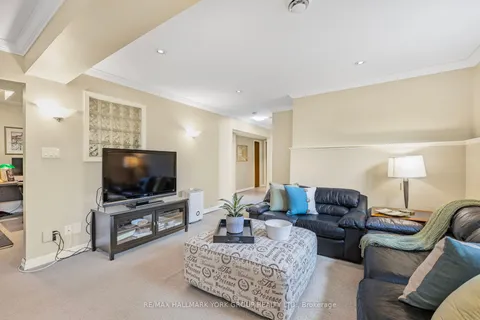 14 Anchor Court, ON L9N 1G1