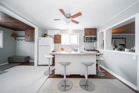 74 De La Salle Boulevard, ON L0E 1S0