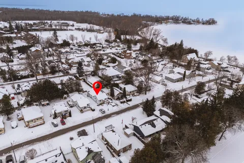 74 De La Salle Boulevard, ON L0E 1S0