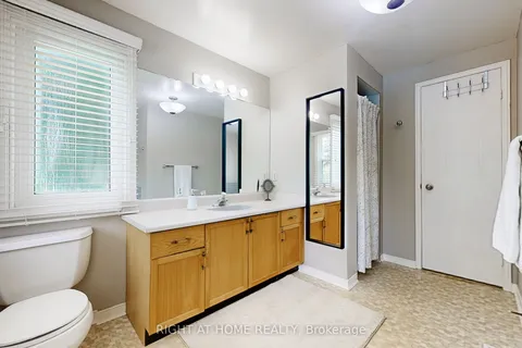 363 CROSSLAND Gate, ON L3X 1B5