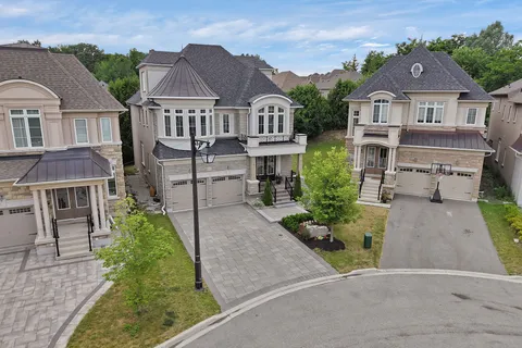 12 Macdonald Court, ON L4E 1E9