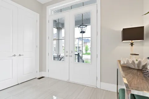 12 Macdonald Court, ON L4E 1E9