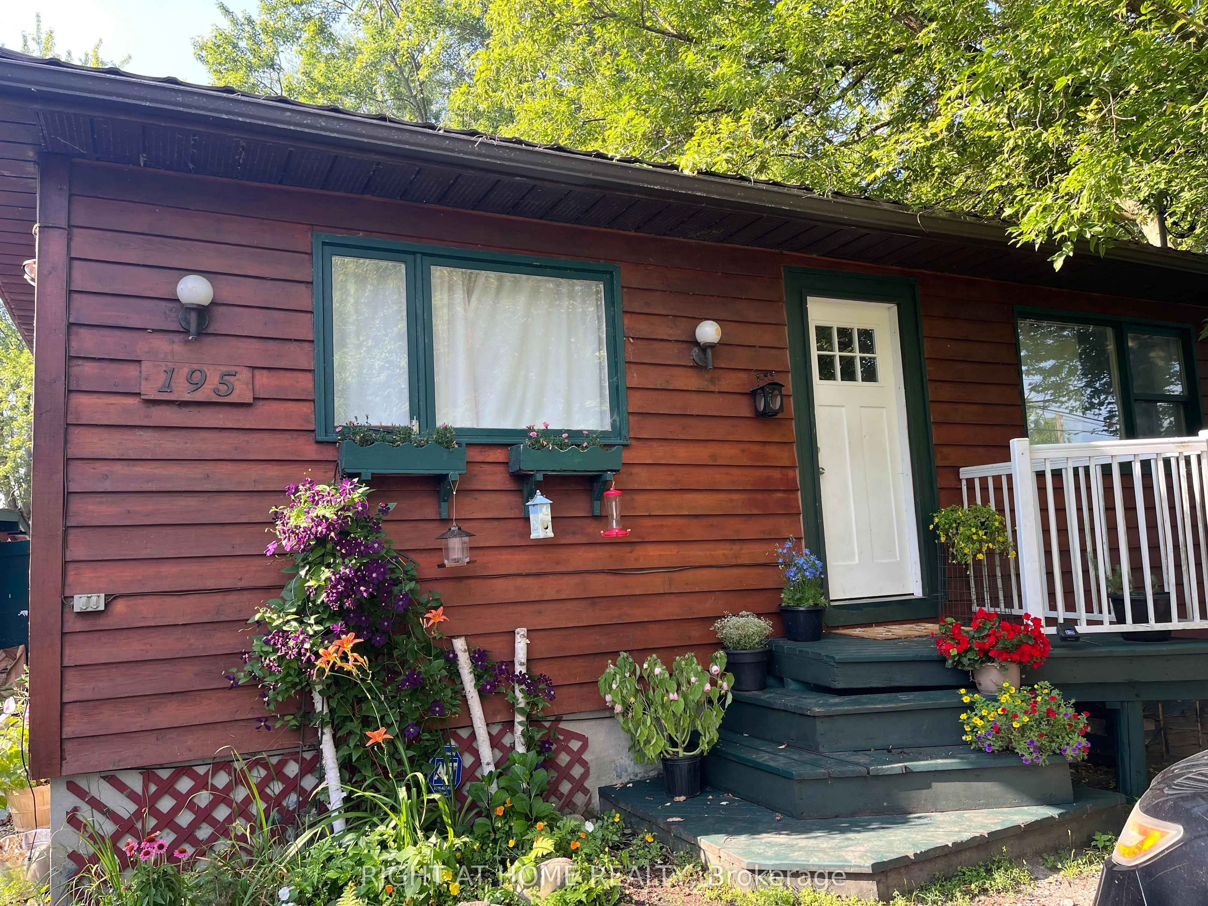 195 Lakeland Crescent, ON L4E 3A4