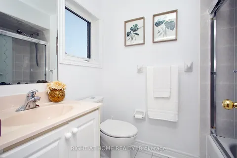 6 Pembrooke Road, ON L6C 2L2