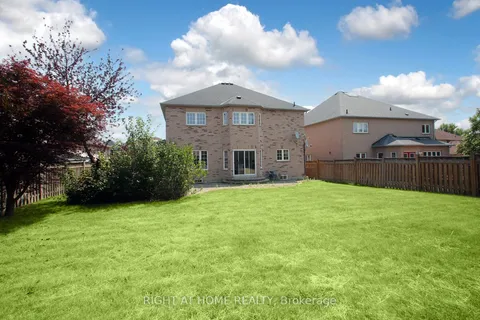 6 Pembrooke Road, ON L6C 2L2