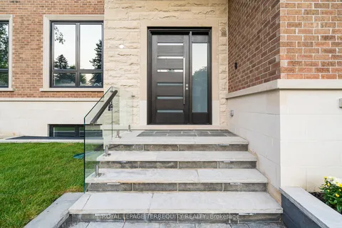 45 Seaton Drive, ON L4G 2K2