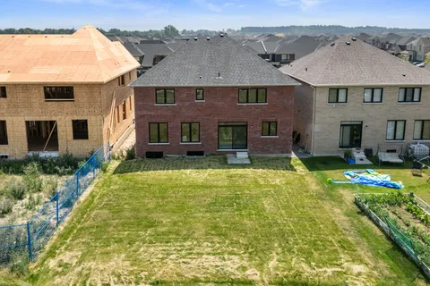 6 Primrose Heights, ON L0G 1W0