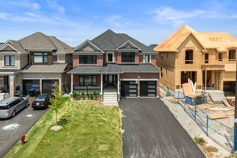 6 Primrose Heights, ON L0G 1W0