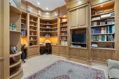 19 RIVERSIDE Boulevard, ON L4J 1H4