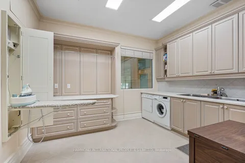 19 RIVERSIDE Boulevard, ON L4J 1H4