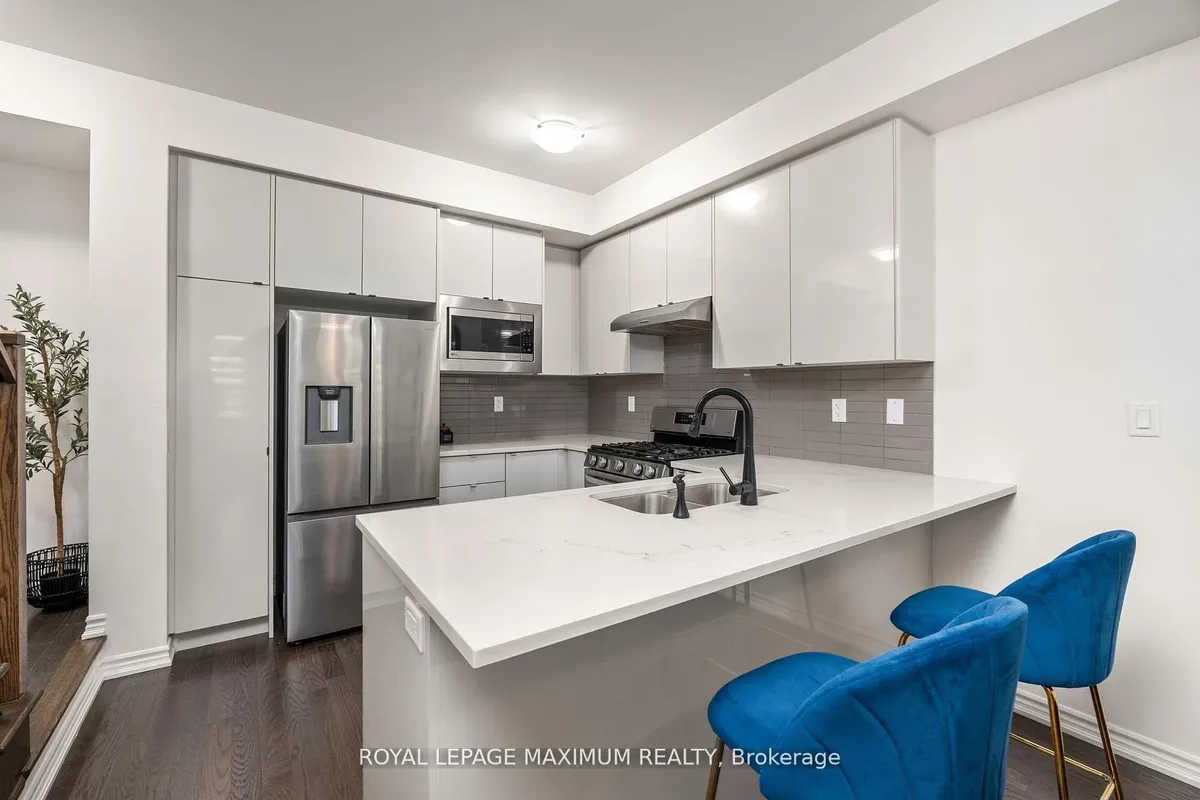 40 Rotary Way, ON L3Z 4P3