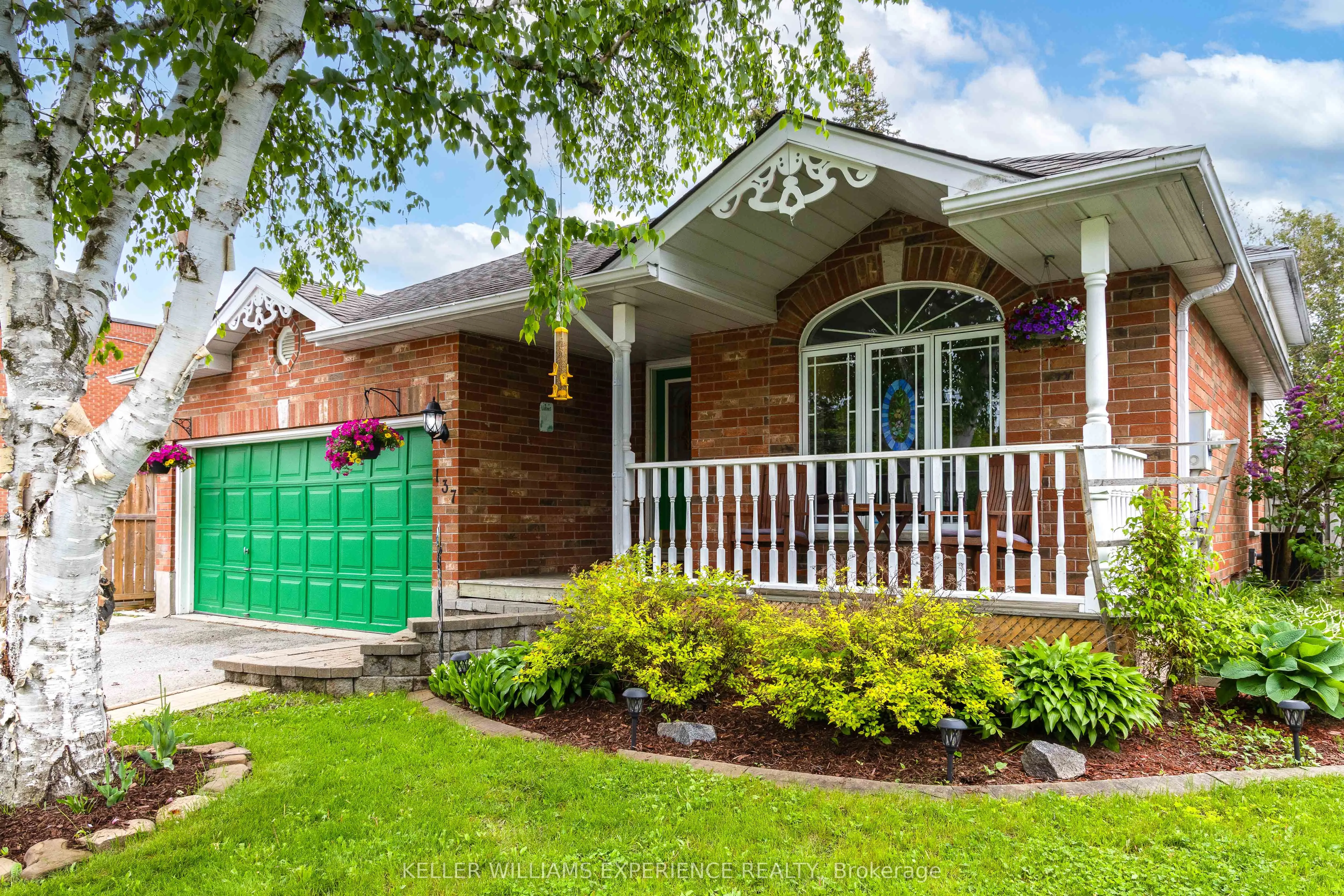 137 Queen Street, ON L9R 1K4