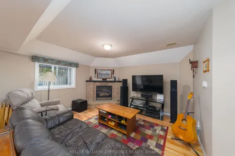 137 Queen Street, ON L9R 1K4