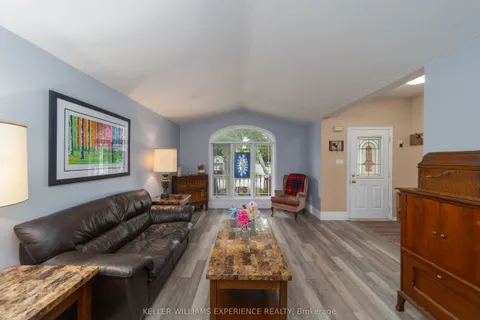 137 Queen Street, ON L9R 1K4