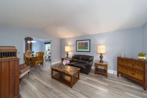 137 Queen Street, ON L9R 1K4