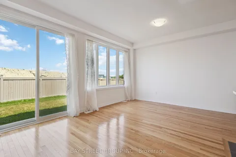 174 Mumbai Drive, ON L3S 0G5