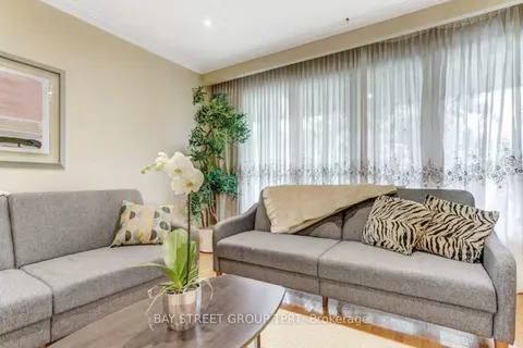 8 Kersey Crescent, ON L4C 3W3