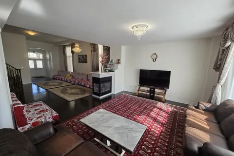 93 Oberfrick Avenue, ON L6A 0N9