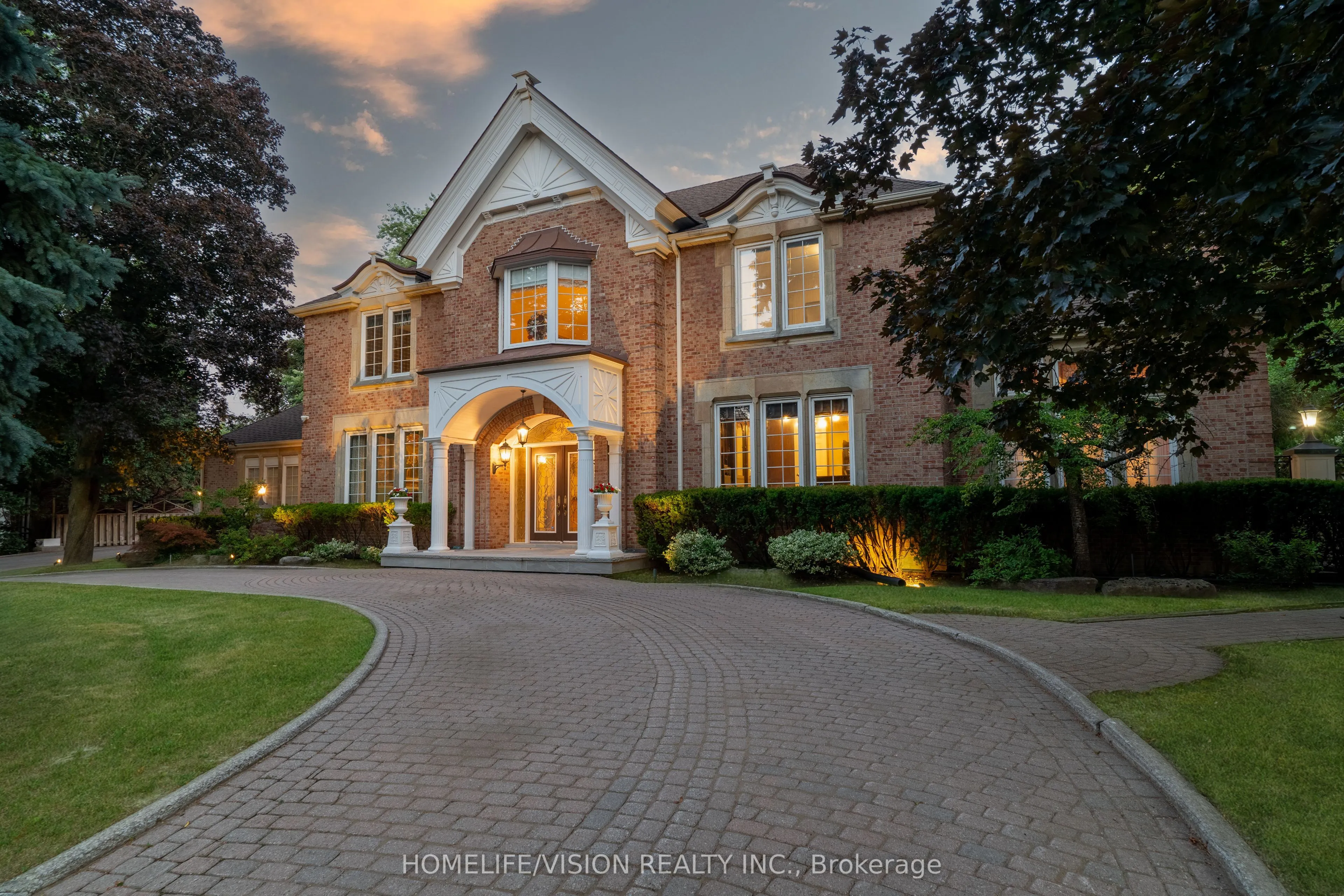 15 Daffodil Avenue, ON L3T 1N2