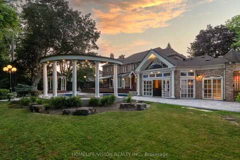 15 Daffodil Avenue, ON L3T 1N2