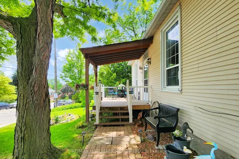 178 Barrie Street, ON L3Z 1R6