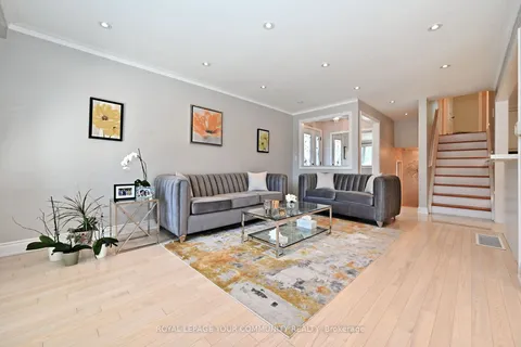 26 Kemano Road, ON L4G 2Y3