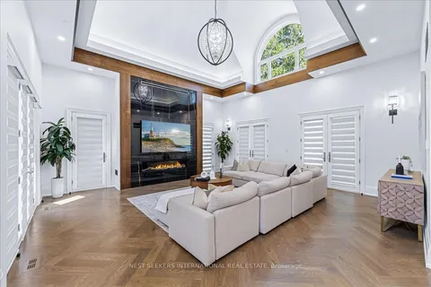 72 Manitou Drive, ON L7B 1E7