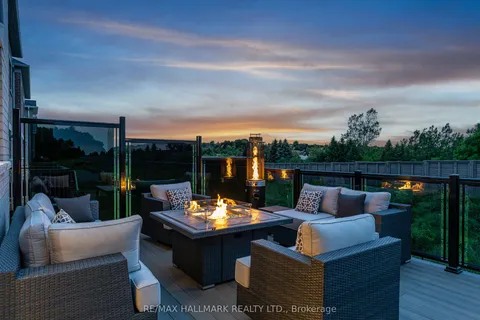 84 Pine Hill Crescent, ON L4G 3X9