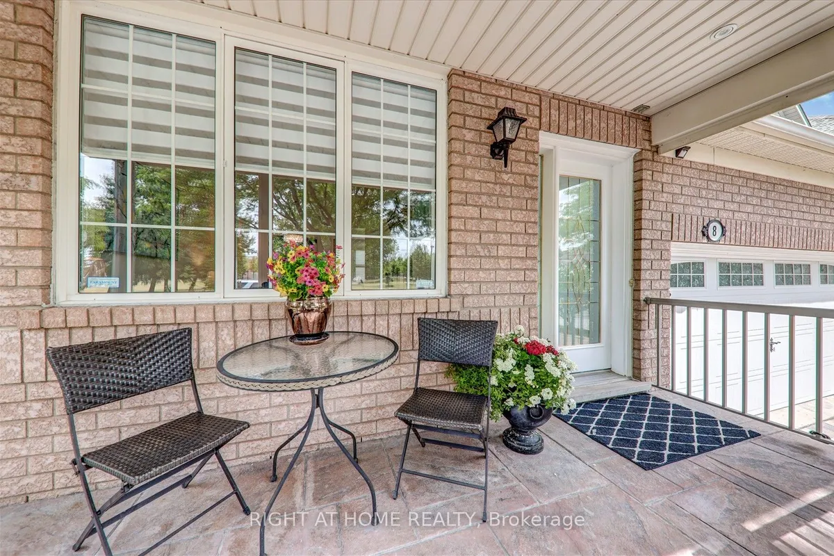 8 Santa Maria Trail, ON L6A 2Y7