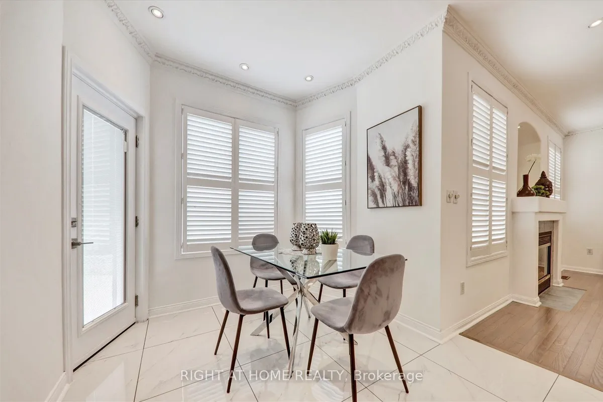 8 Santa Maria Trail, ON L6A 2Y7