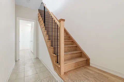 247 Harding Park Street, ON L3Y 0E3