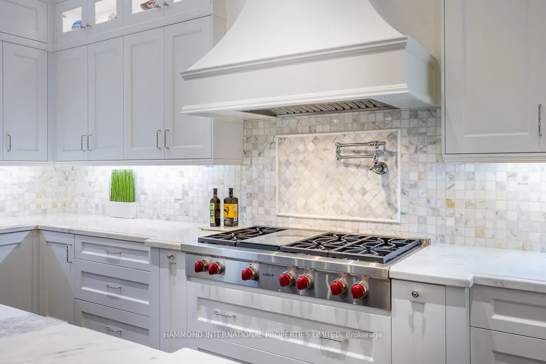 11 Helen Avenue, ON L4J 1J6