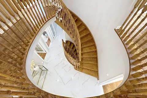 1 Hearthstone Crescent, ON L4B 3E2