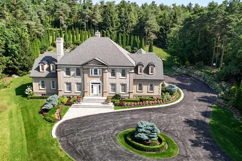 2508 16th Side Road, ON L7B 1A3