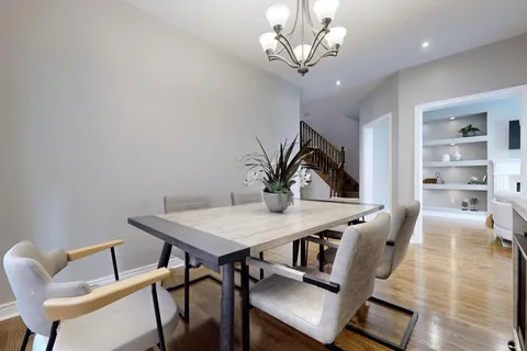 25 D'eva Drive, ON L4J 0E7