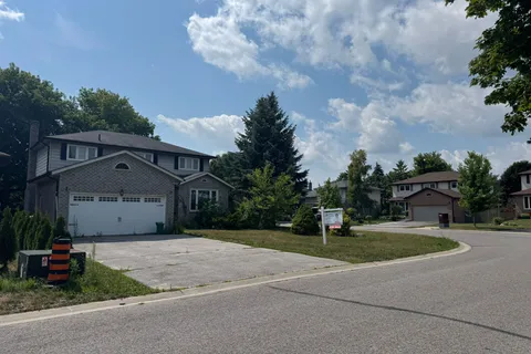 39 Camrose Drive, ON L4P 3L6