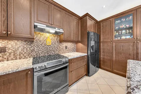 44 Atkinson Crescent, ON L9R 0N8