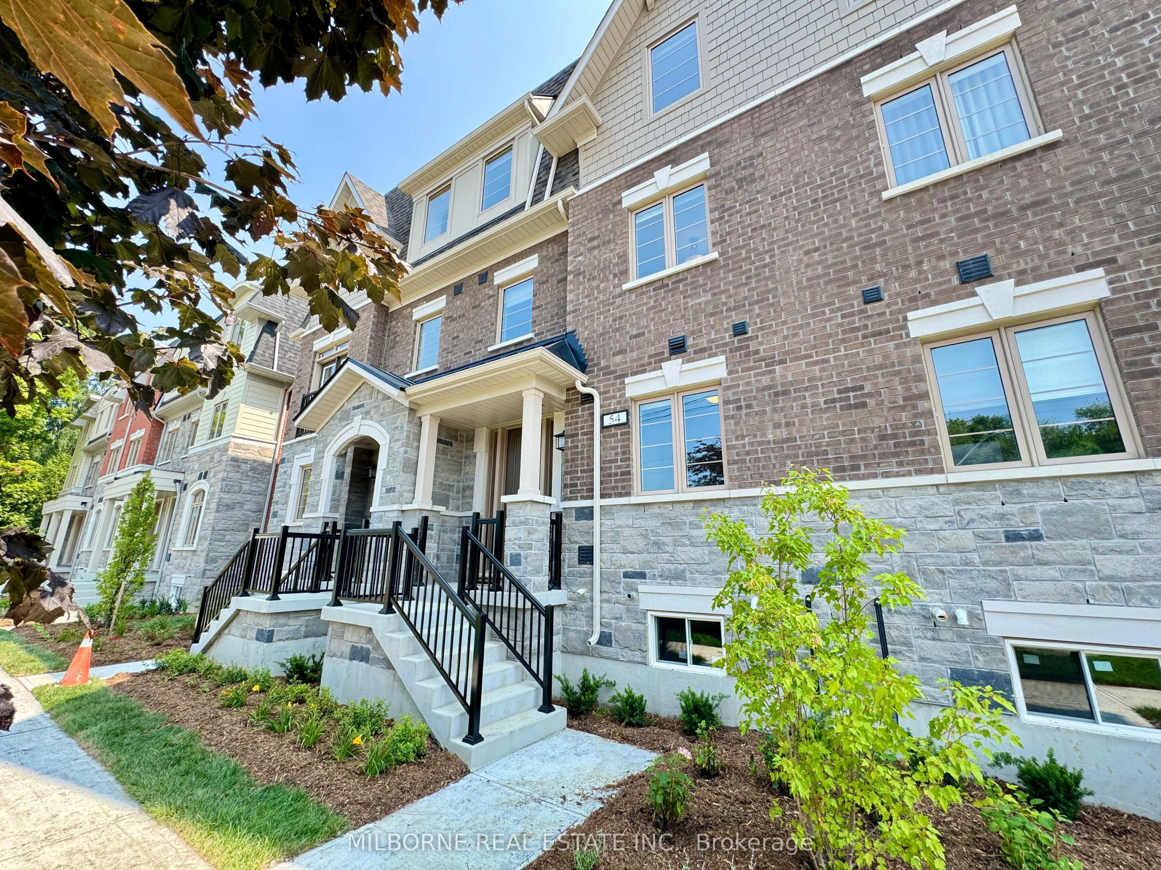 54 Fred Beaton Place, ON L7B 1G2