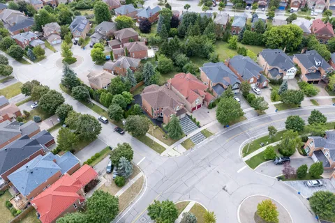 161 Devonsleigh Boulevard, ON L4S 1G3