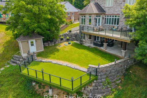 124 Elmpine Trail, ON L7B 1K4