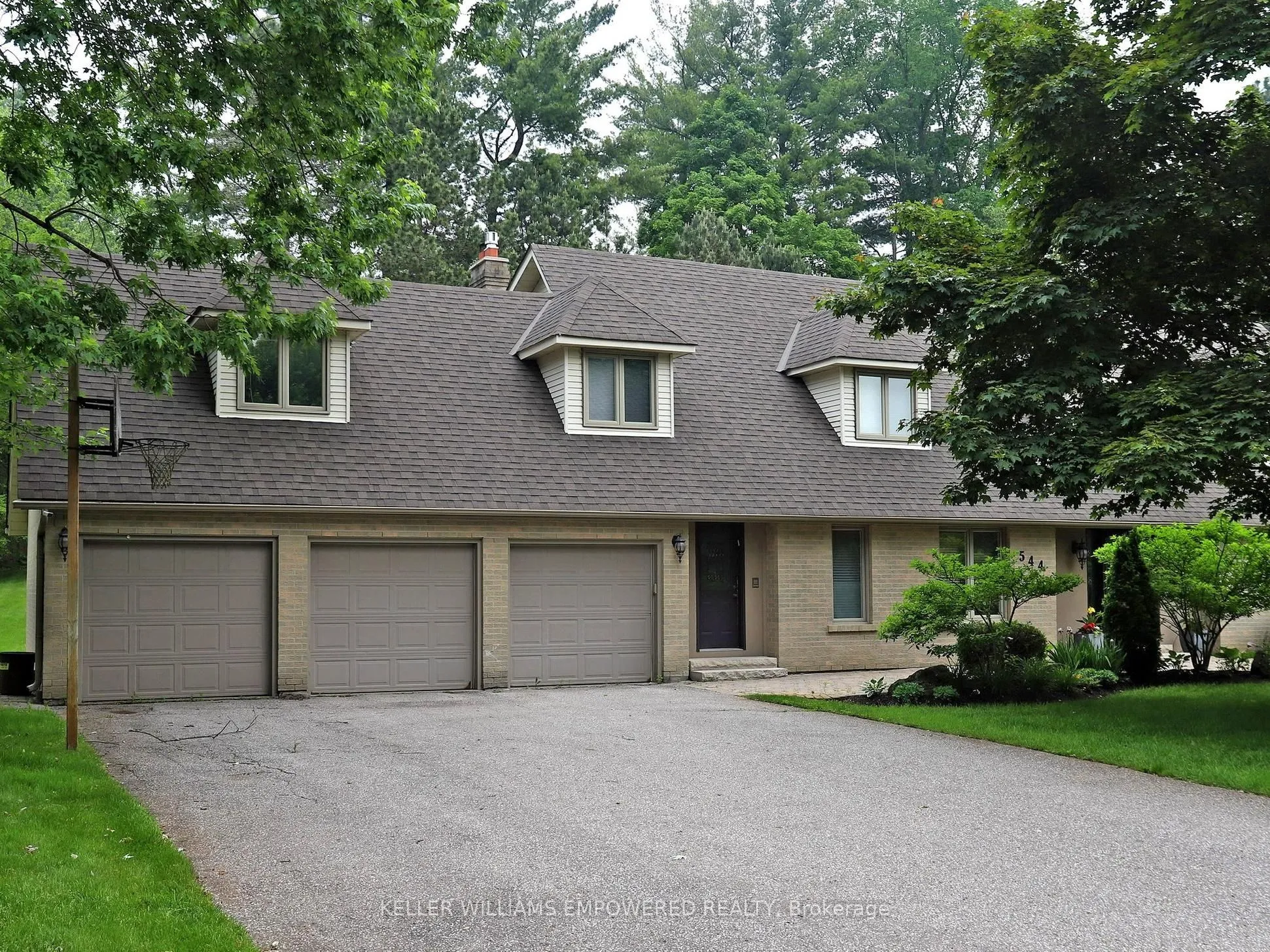 544 Woodland Acres Crescent, ON L6A 1G2