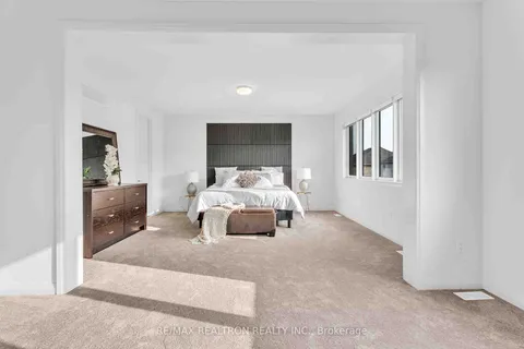 32 Bellflower Crescent, ON L0G 1W0