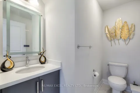 6 Maybank Lane, ON L4A 4X7