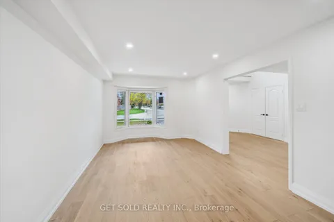 27 Edenbridge Drive, ON L4J 7V1