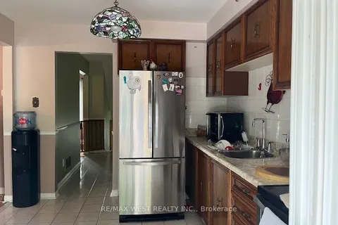 102 Swinton Crescent, ON L4J 3V5