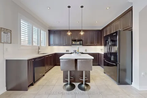 94 Waite Crescent, ON L4A 0B8