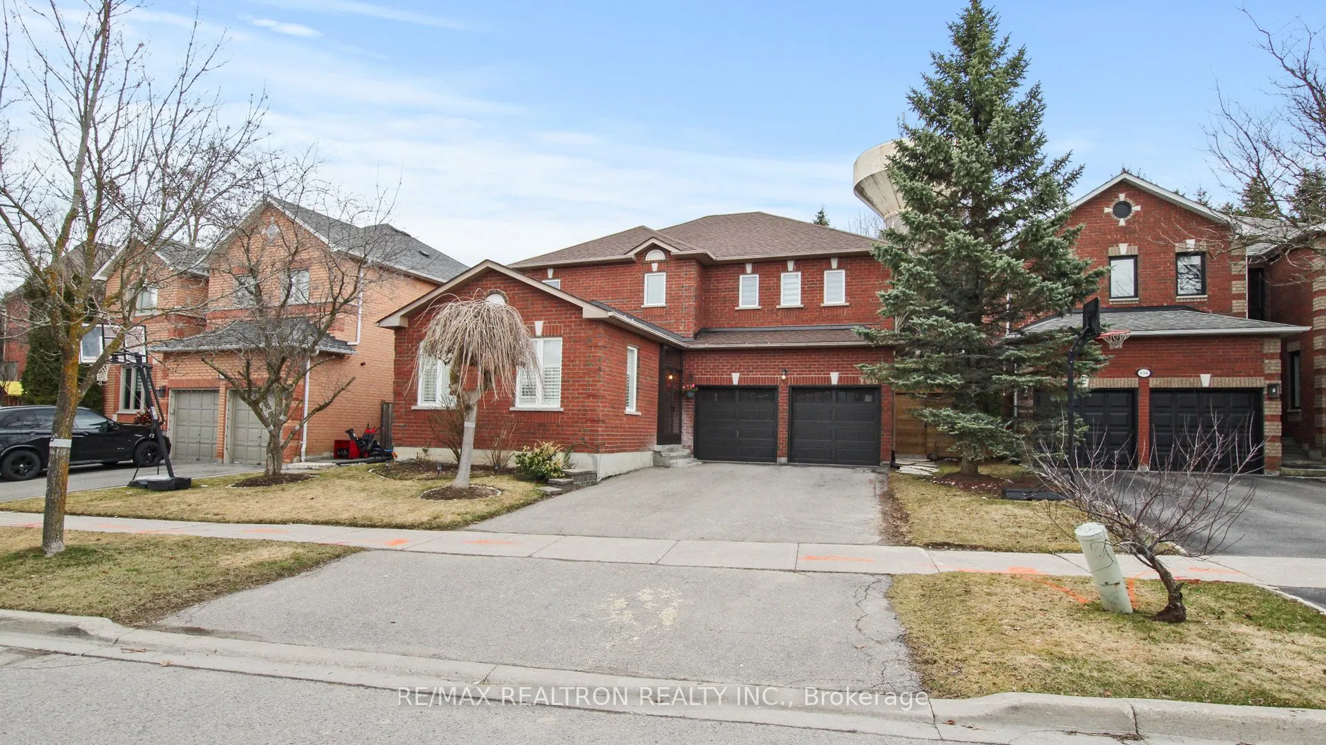 160 Carlyle Crescent, ON L4G 6P8