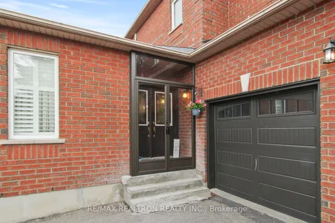 160 Carlyle Crescent, ON L4G 6P8